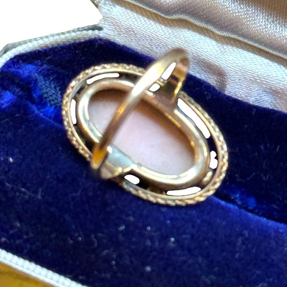 Antique 10k gold Elegant carved shell Cameo Ring - Picture 3 of 6